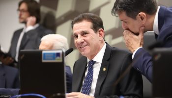 Senador presidiu reunião da CAE que aprovou indenização e pensão especial a vítimas do Zika vírus