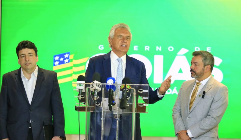 Ronaldo Caiado anuncia reajuste no valor do Mães de Goiás