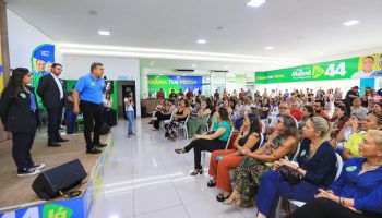 Servidores da Educação municipal declaram apoio a Mabel