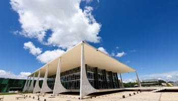 STF começa a analisar denúncia contra acusados de tentativa de golpe de estado