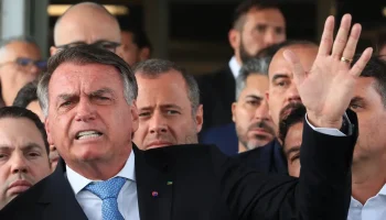 Após virar réu, Bolsonaro nega decreto de golpe de Estado
