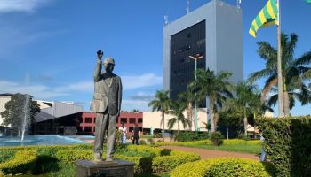 Feirantes e donos de pit-dogs têm até o dia 30 de abril para aderir ao Refis 2025