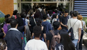 Lula sanciona lei que amplia em 30% cotas para negros em concursos