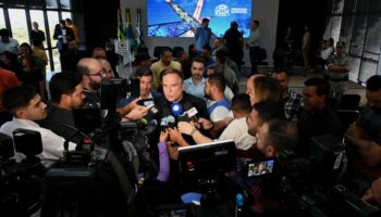Prefeito Sandro Mabel sanciona lei que estabelece horário de funcionamento para distribuidoras de bebidas em Goiânia