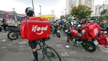Lei do Rio de Janeiro obriga aplicativos a dar mochilas a entregadores