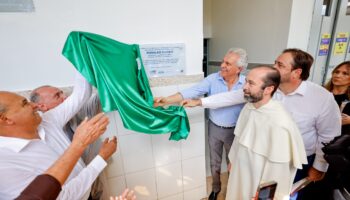 Caiado entrega tomógrafo ao Hospital São Pedro D'Alcântara na cidade de Goiás