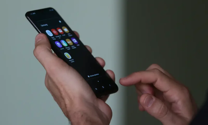 Veto a celular leva 80% dos alunos a prestar mais atenção nas aulas