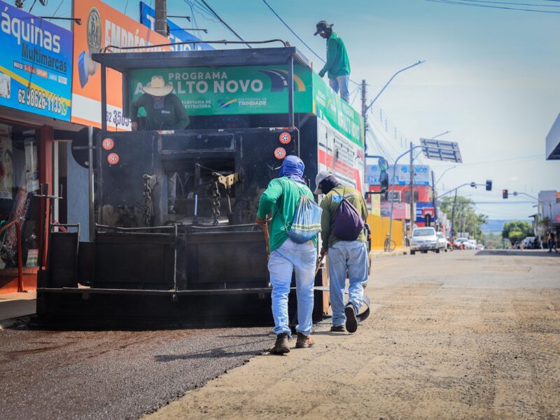 Obras são intensificadas em Trindade e vistoriadas pelo prefeito