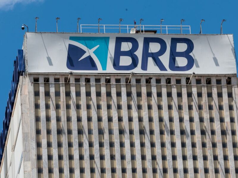 Diretor do BRB fica em silêncio ao depor à PF sobre compra do Master